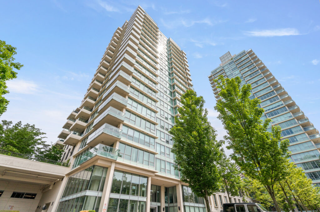 #2102 – 2200 Douglas Road